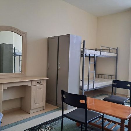 Top House Hostel Αμπού Ντάμπι Εξωτερικό φωτογραφία